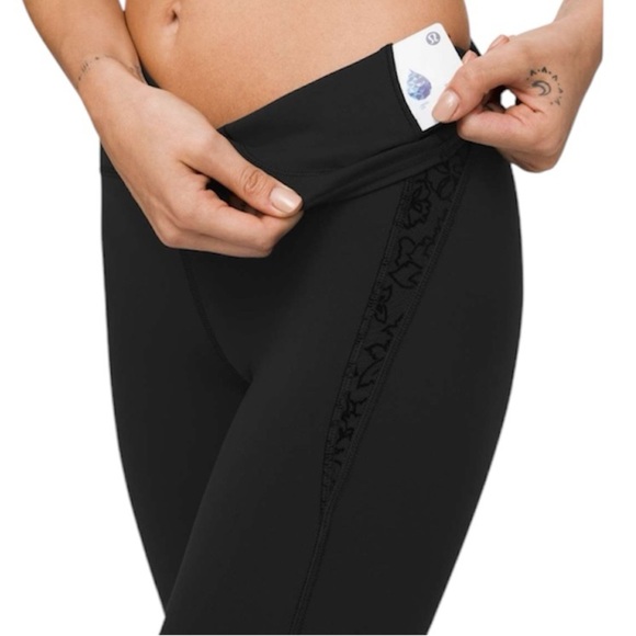 Lululemon Women’s Black Wunder Under Crop High-Rise 23” Flocked Everlux Size 4 - Picture 1 of 10
